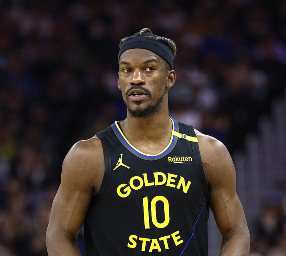 老鹰队球员表现出色,球队士气高昂,掌声雷动的简单介绍 老鹰队球员表现出色,球队士气高昂,掌声雷动的简单介绍