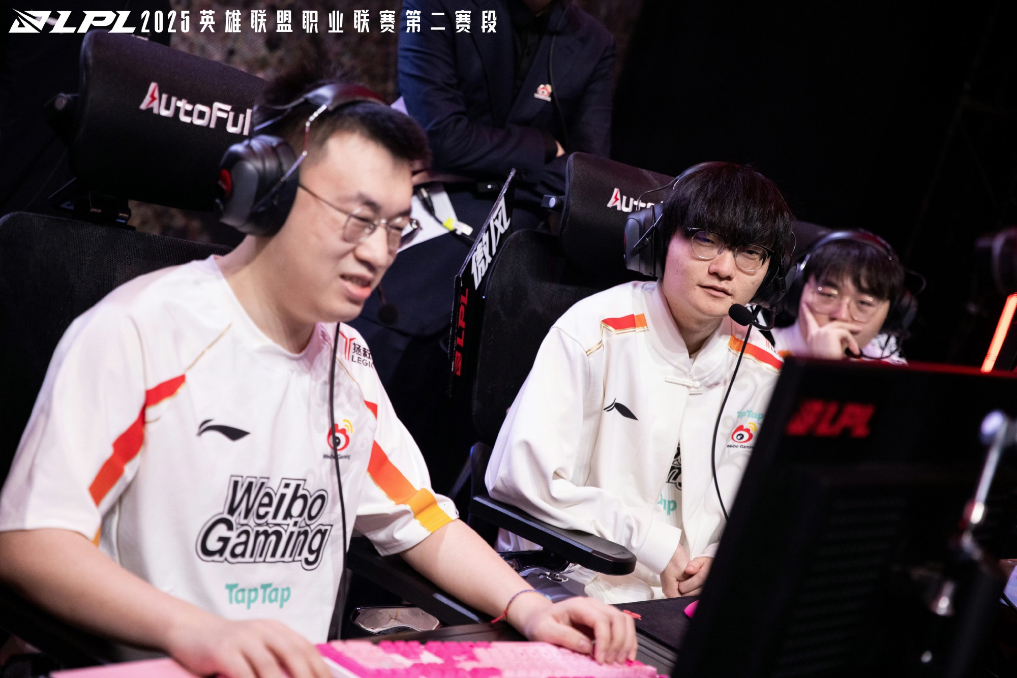 V5轻取WBG,BDD团战一打五强强对话四强赛,引爆全场热议 V5轻取WBG,BDD团战一打五强强对话四强赛,引爆全场热议