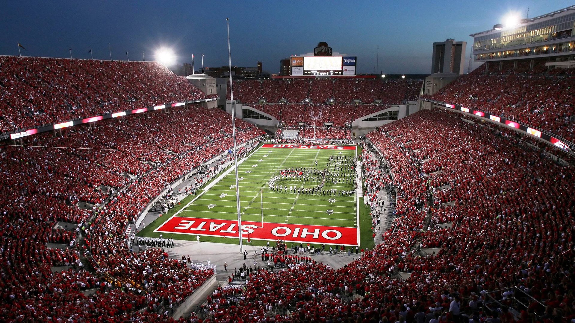 赛道轰鸣与绿茵绝杀,当F1新赛季撞上努涅斯的救赎之夜