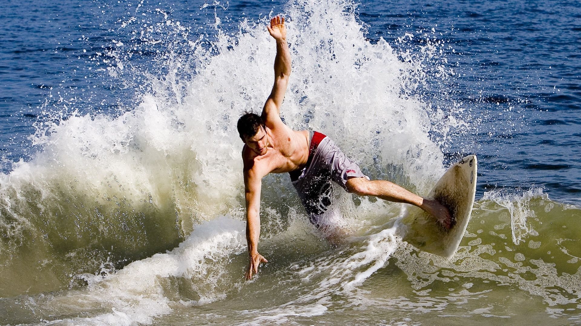 乌克兰钢铁防线下的破局者，厄德高如何成为银河战舰的关键先生