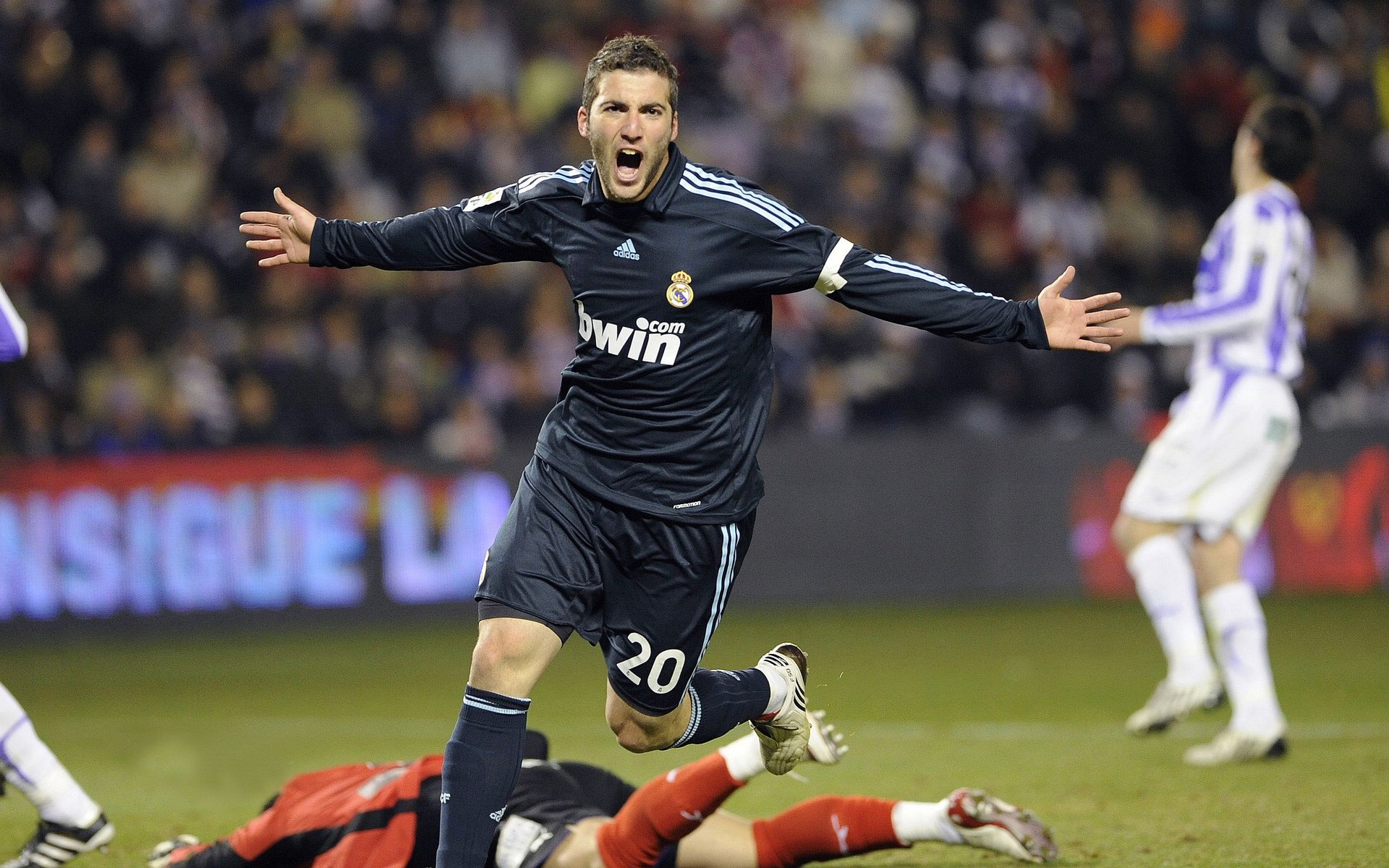 贝林厄姆神级表现让对手绝望，爱尔兰队力斩乌克兰晋级欧洲杯预选赛关键战